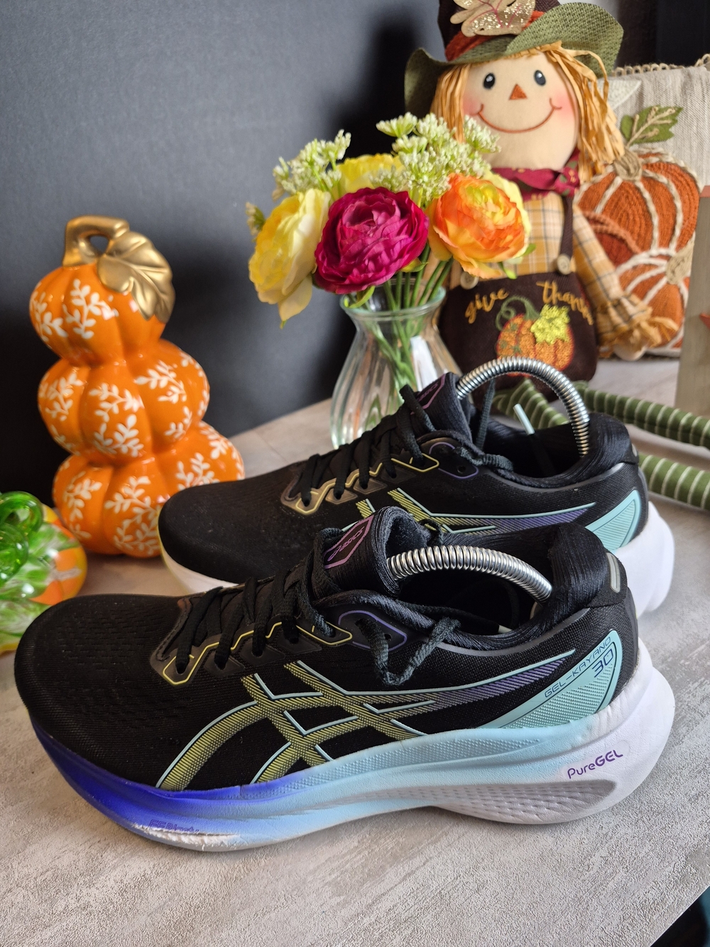 ASICS Womens Gel-Kayano Black Athletic Sneakers with Mint & Purple.Size 10